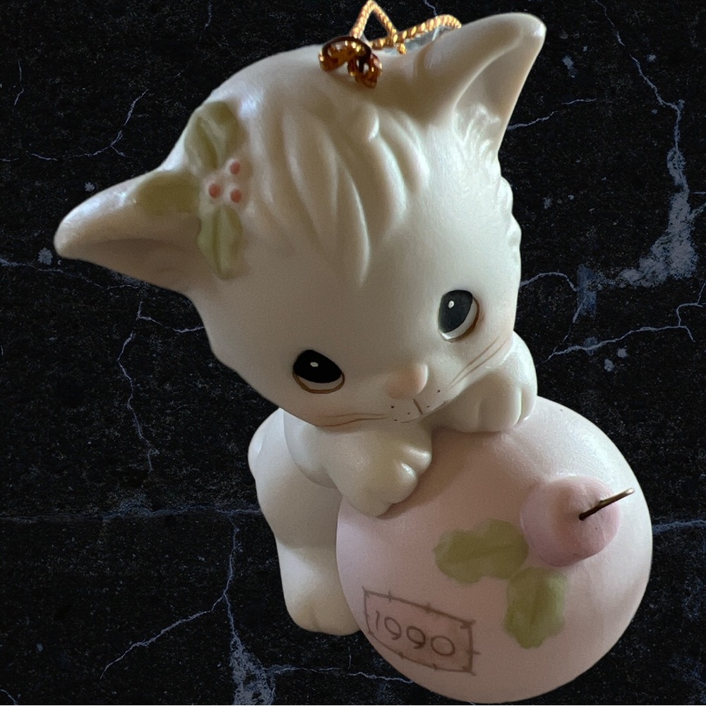 Precious moment collection, miniature ornament